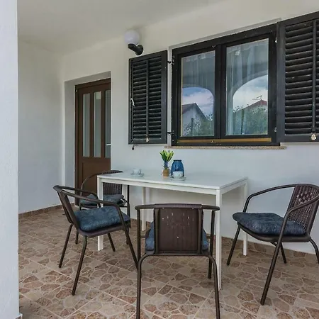 Two-bedroom In Apartament Vir